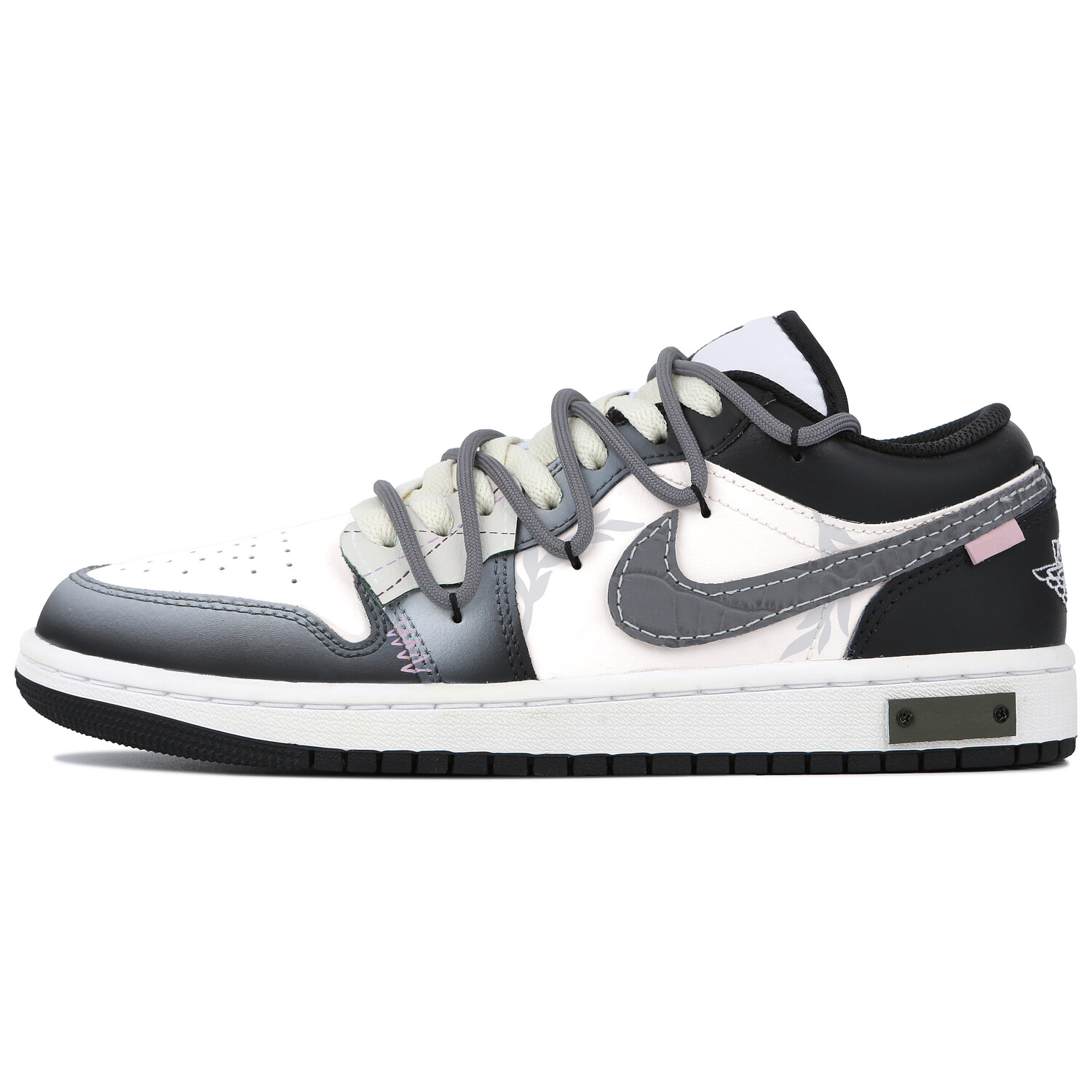 Кроссовки Air Jordan 1 Vintage Basketball Shoes Men Low-top Black/white/gray, черный/белый/серый
Кроссовки Air Jordan 1 Vintage Basketball Shoes Men Low-top Black/white/gray, черный/белый/серый
