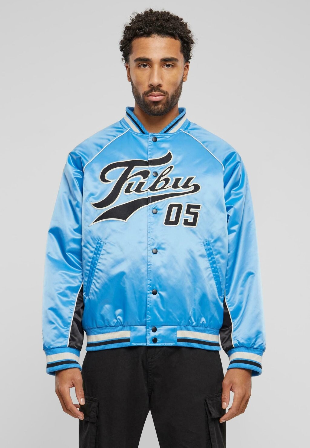 Бомбер FUBU, цвет light blue black creme, Черный, Бомбер FUBU, цвет light blue black creme
Бомбер FUBU, цвет light blue black creme, Черный, Бомбер FUBU, цвет light blue black creme