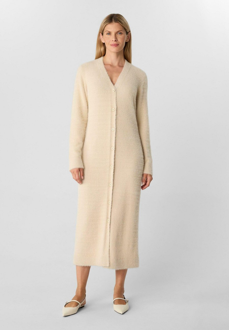 Платье comma Jumper dress, Beige
Платье comma Jumper dress, Beige