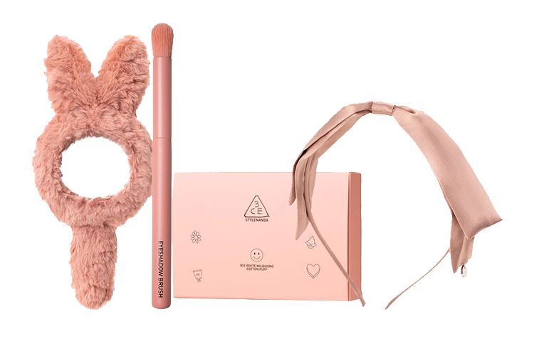 3CE Коричневая повязка на голову+оранжевая кисть для теней+зеркало ручное плюшевый кролик+хлопковая салфетка для макияжа портативные инструменты
3CE Коричневая повязка на голову+оранжевая кисть для теней+зеркало ручное плюшевый кролик+хлопковая салфетка для макияжа портативные инструменты