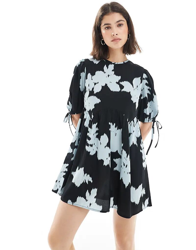 Платье-комбинезон "Wednesday's Girl" с абстрактным принтом синего цвета
Платье-комбинезон "Wednesday's Girl" с абстрактным принтом синего цвета