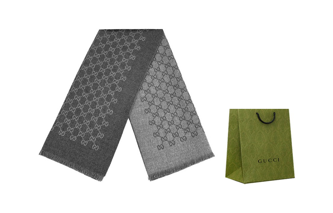 GUCCI Вязаный шарф унисекс
GUCCI Вязаный шарф унисекс