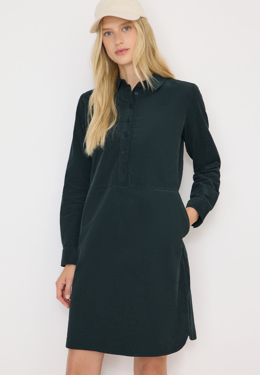 Платье Cecil IN UNIFARBE, Grün/Dark Green
Платье Cecil IN UNIFARBE, Grün/Dark Green