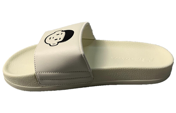 Мужские шлепанцы New Balance
Мужские шлепанцы New Balance