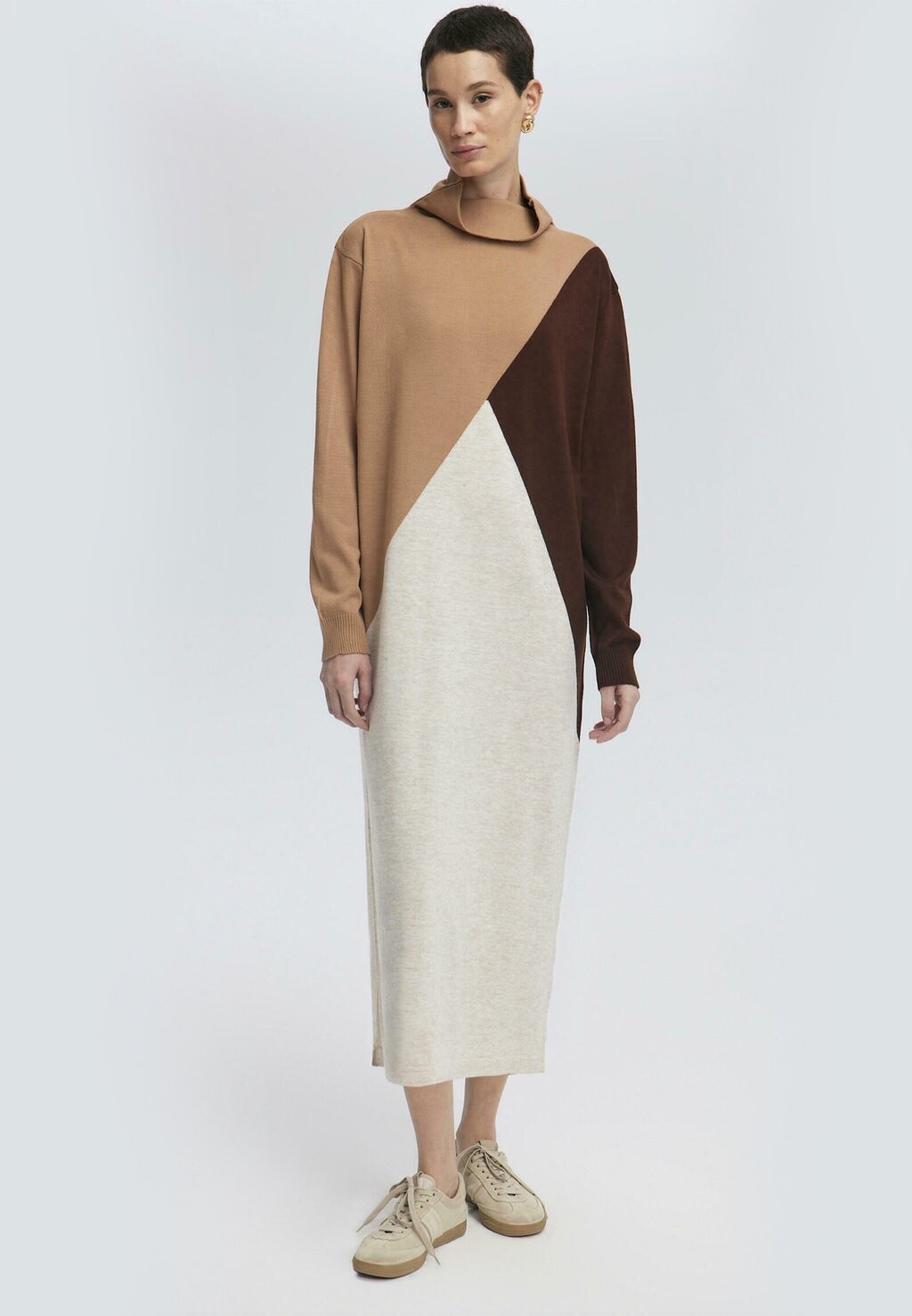 Платье-джемпер BLOCK COLORED Touché Privé, коричневый
Платье-джемпер BLOCK COLORED Touché Privé, коричневый