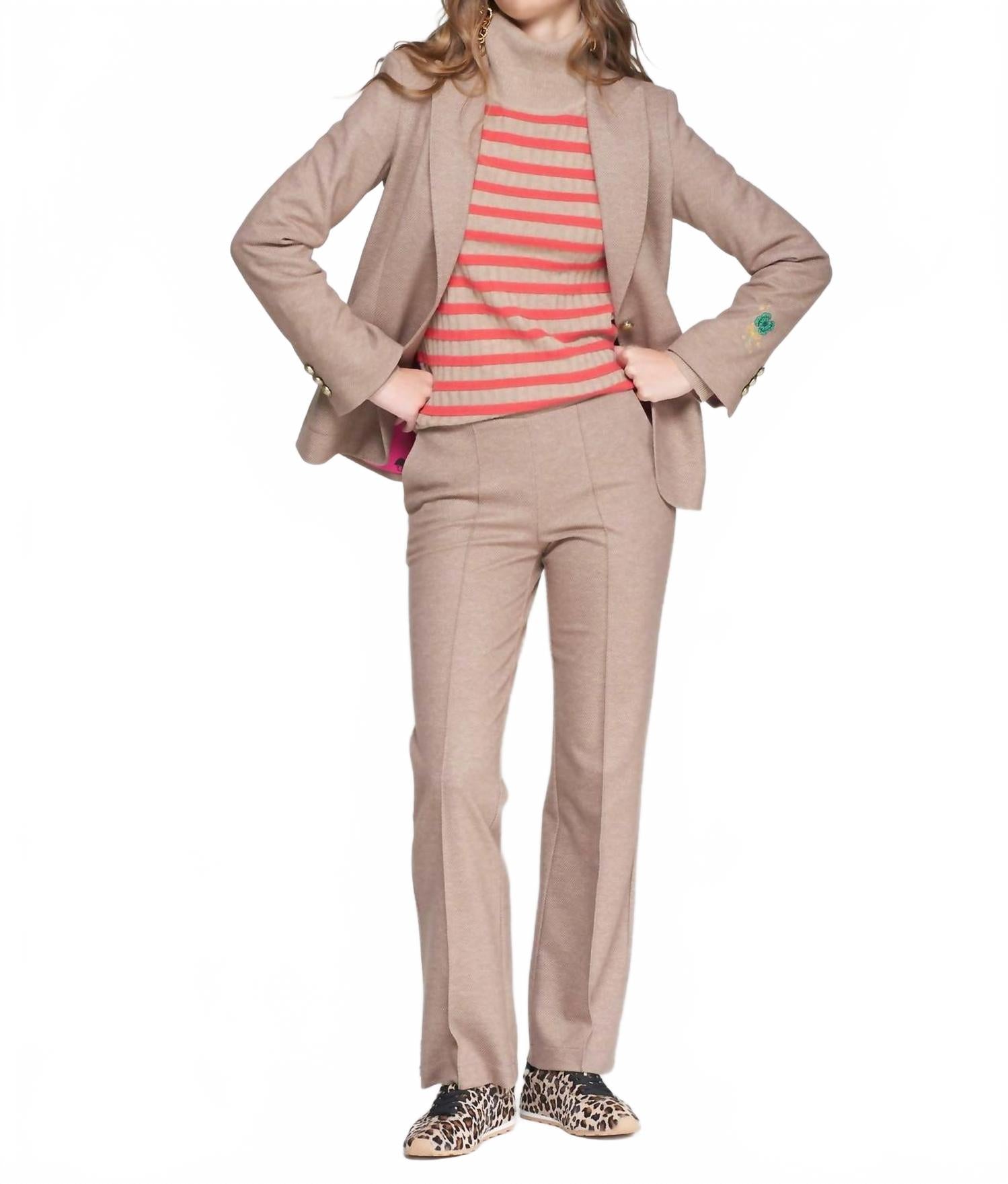 Брюки прямого кроя со средней посадкой, светло-коричневые Vilagallo, светло-коричневый
Брюки прямого кроя со средней посадкой, светло-коричневые Vilagallo, светло-коричневый