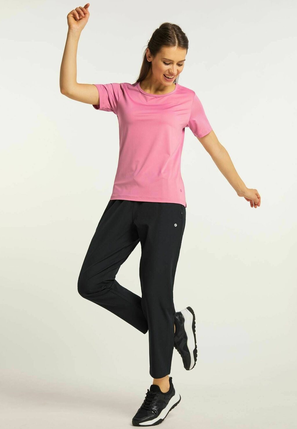 Спортивные брюки ENJA Joy-Sportswear, черный
Спортивные брюки ENJA Joy-Sportswear, черный