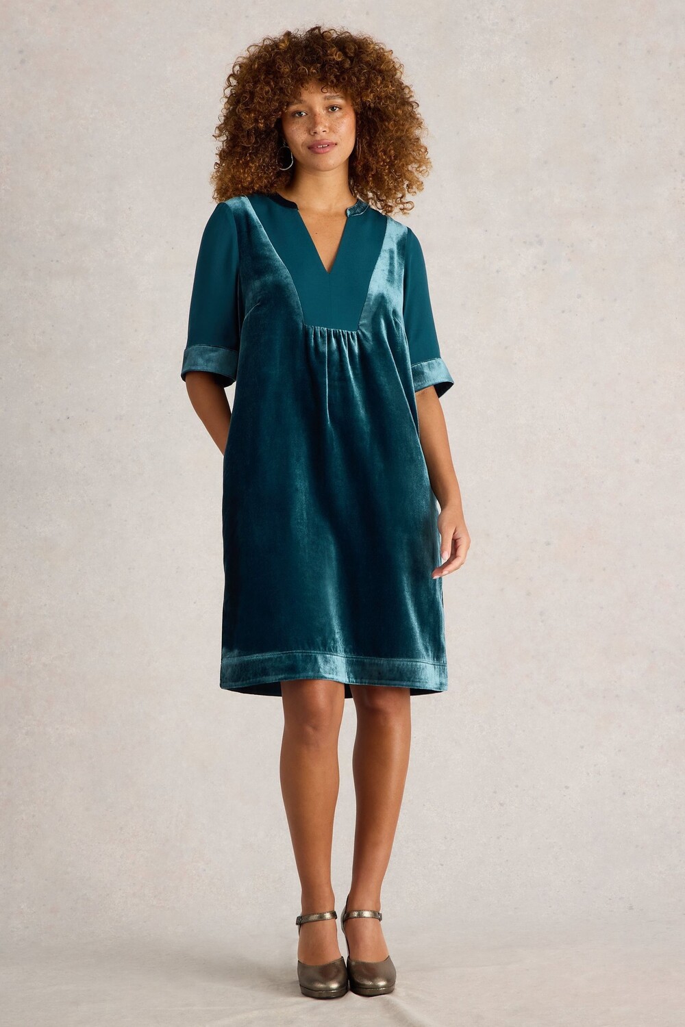 Платье из пепельного бархата White Stuff, зеленый
Платье из пепельного бархата White Stuff, зеленый