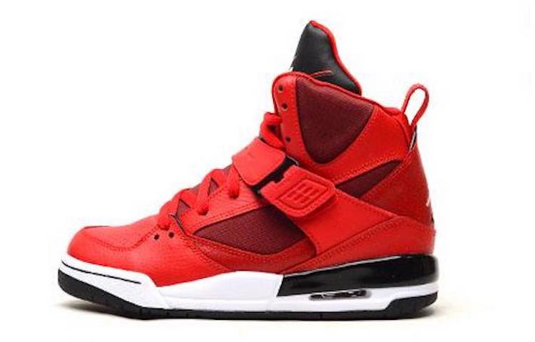 Баскетбольные кроссовки мужские высокие белые
Баскетбольные кроссовки мужские высокие белые