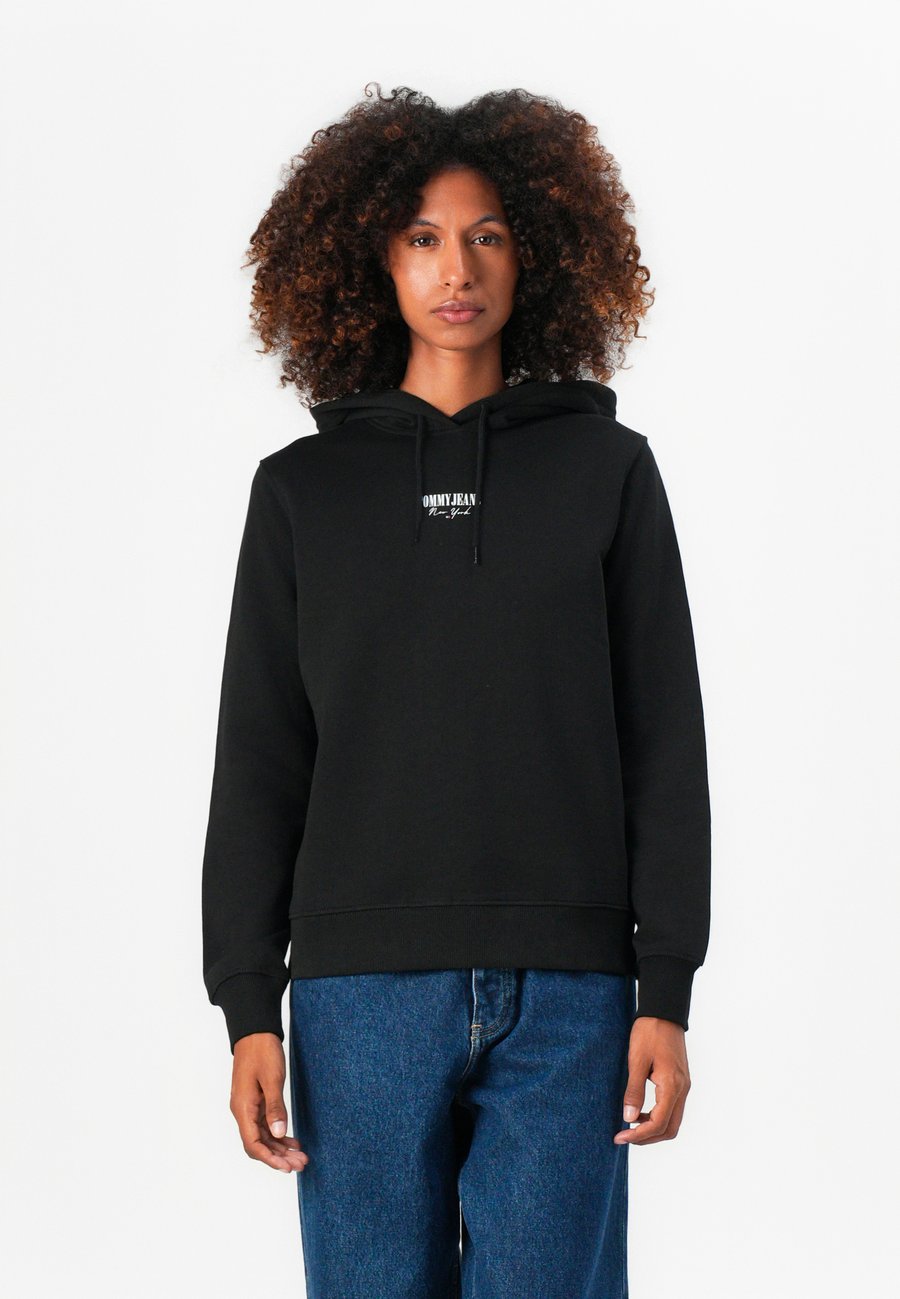 Толстовка Tommy Jeans LOGO HOODIE, Black
Толстовка Tommy Jeans LOGO HOODIE, Black