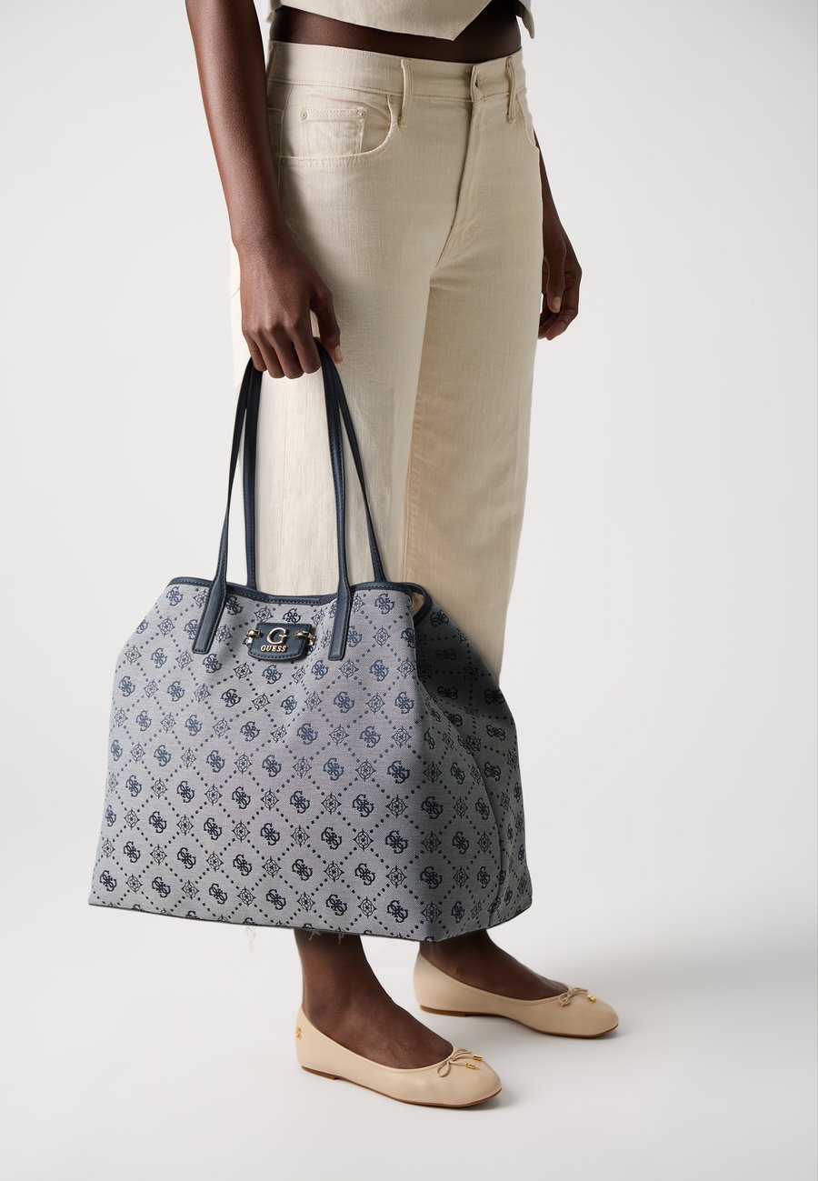 Сумка-шоппер Guess NEDA LARGE TOTE, Navy/Blue
Сумка-шоппер Guess NEDA LARGE TOTE, Navy/Blue
