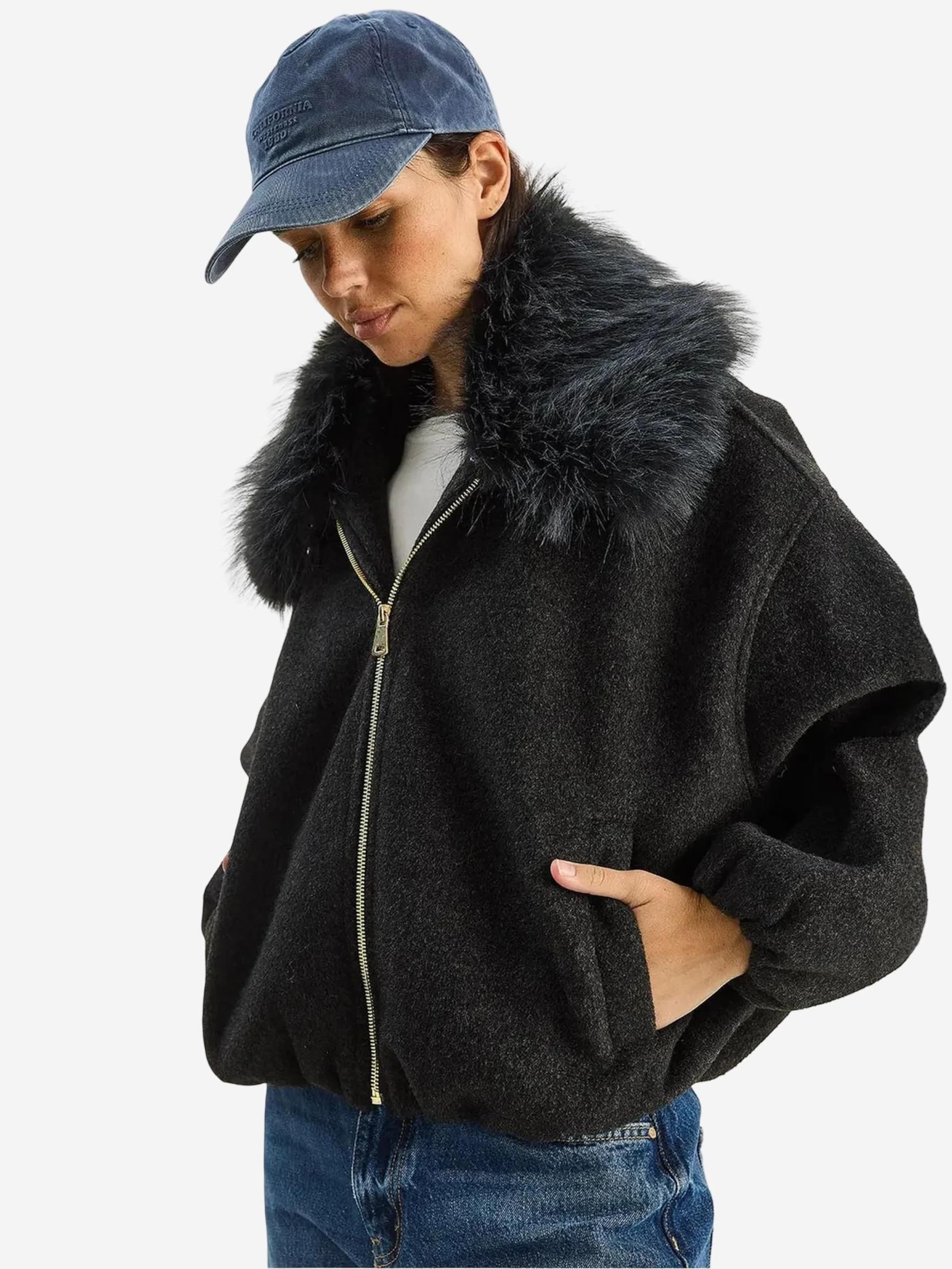 Bianco Lucci Куртка для межсезонья в цвете антрацит
Bianco Lucci Куртка для межсезонья в цвете антрацит