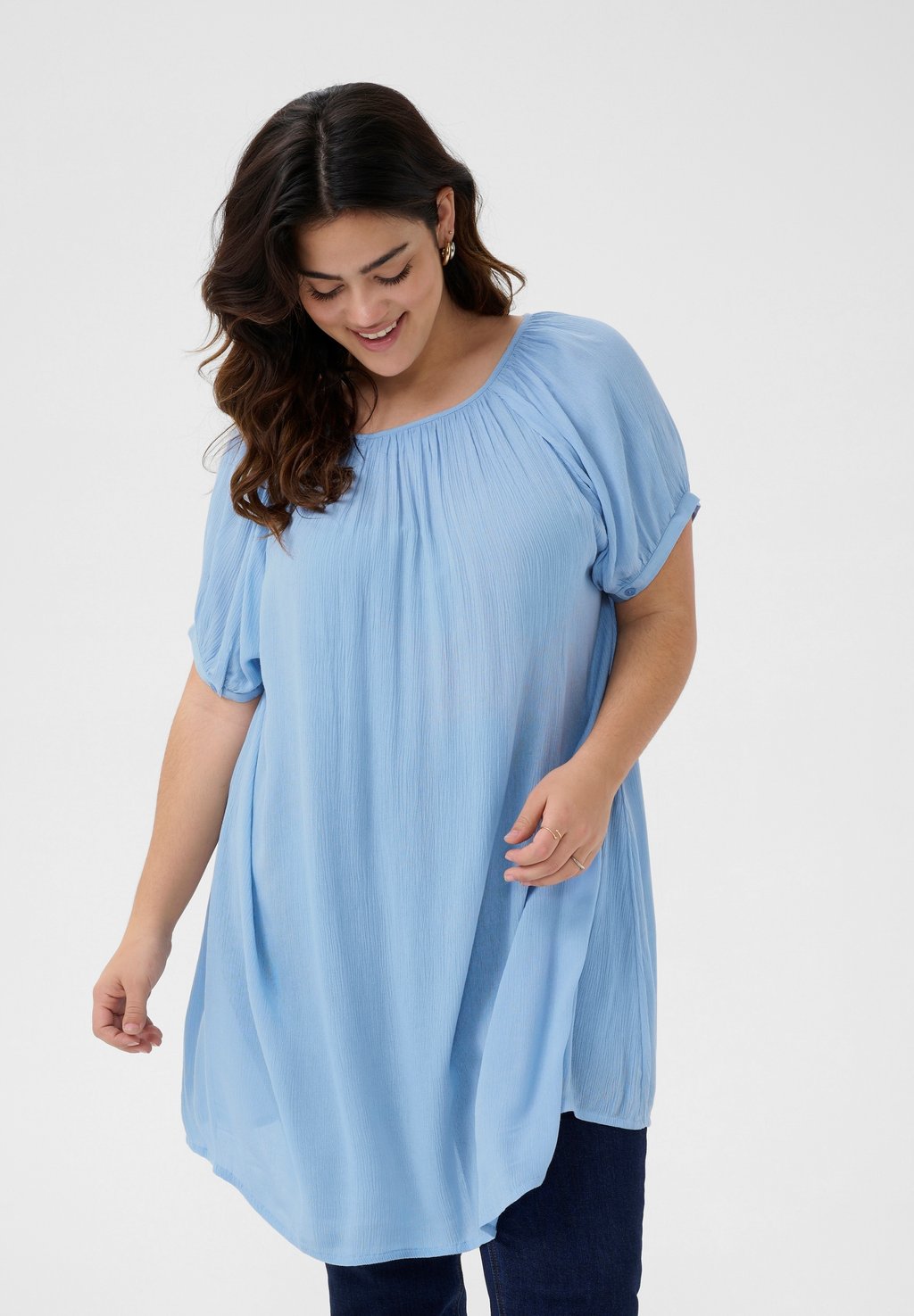 Туника AMI Kaffe Curve, светло-голубой 
Туника AMI Kaffe Curve, светло-голубой