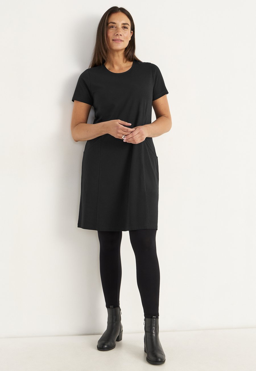 Платье Cellbes of Sweden WITH POCKETS, Black
Платье Cellbes of Sweden WITH POCKETS, Black