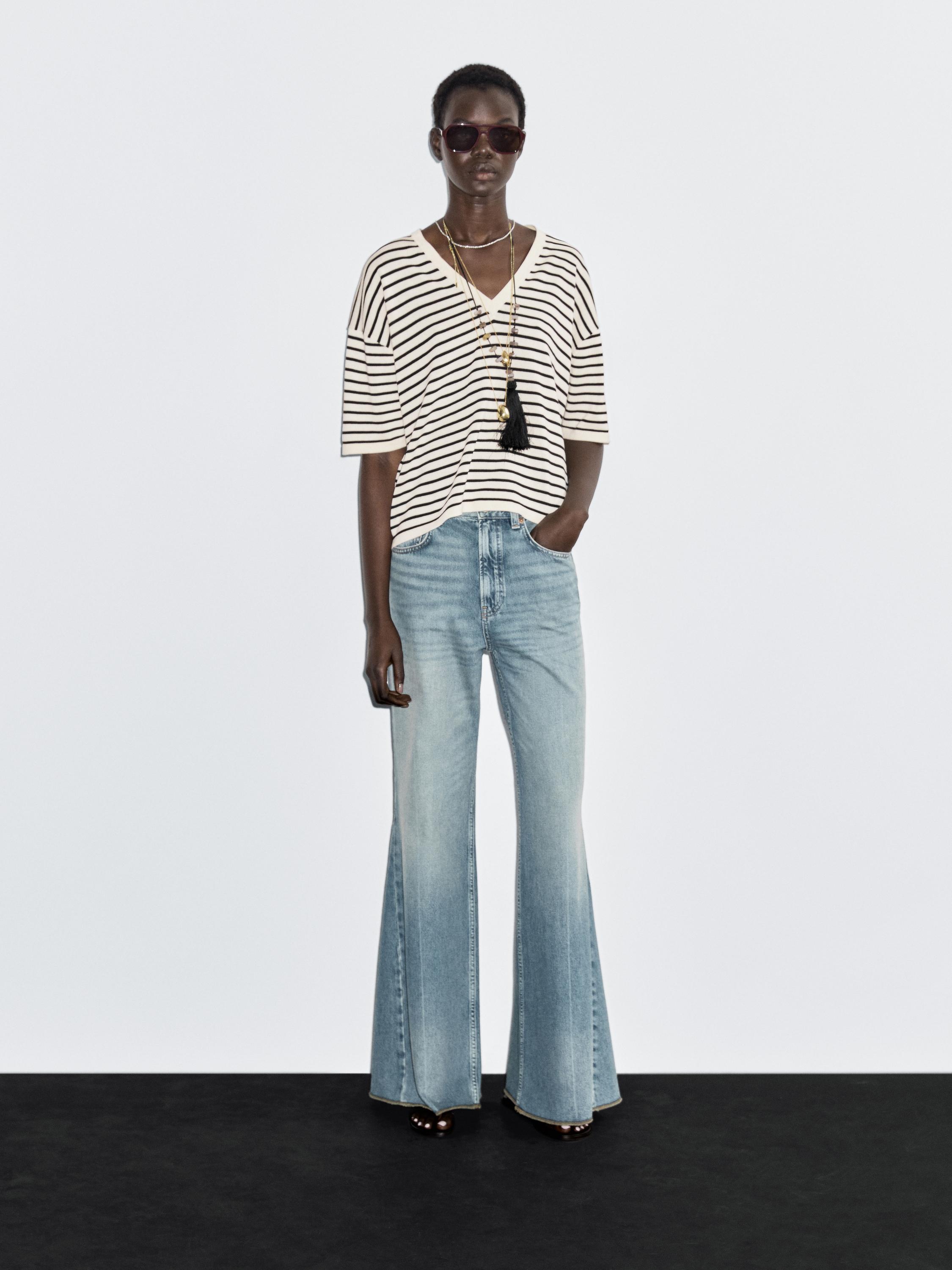 Полосатый свитер с V-образным вырезом Massimo Dutti, темно-синий
Полосатый свитер с V-образным вырезом Massimo Dutti, темно-синий