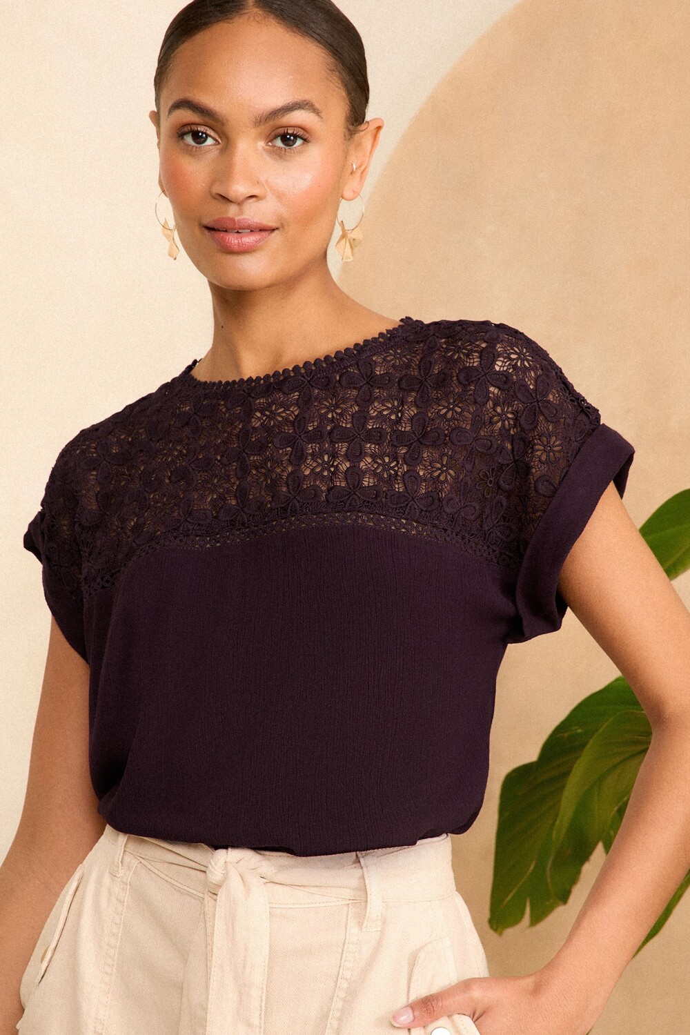 Футболка с кокеткой, связанная крючком Love & Roses, красный
Футболка с кокеткой, связанная крючком Love & Roses, красный