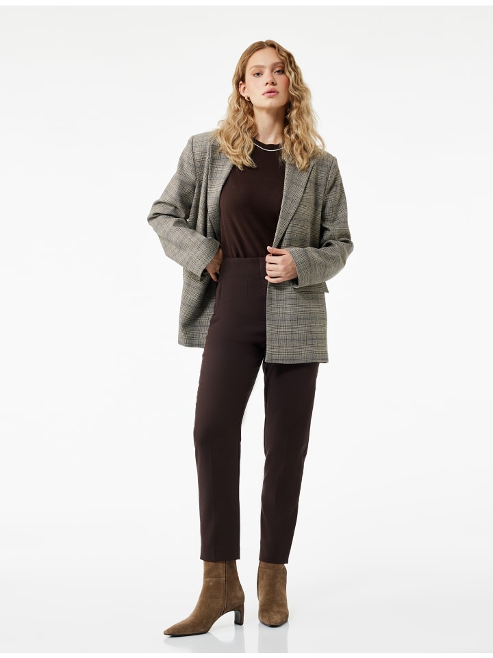 Брюки коричневого цвета KOTON
Брюки коричневого цвета KOTON