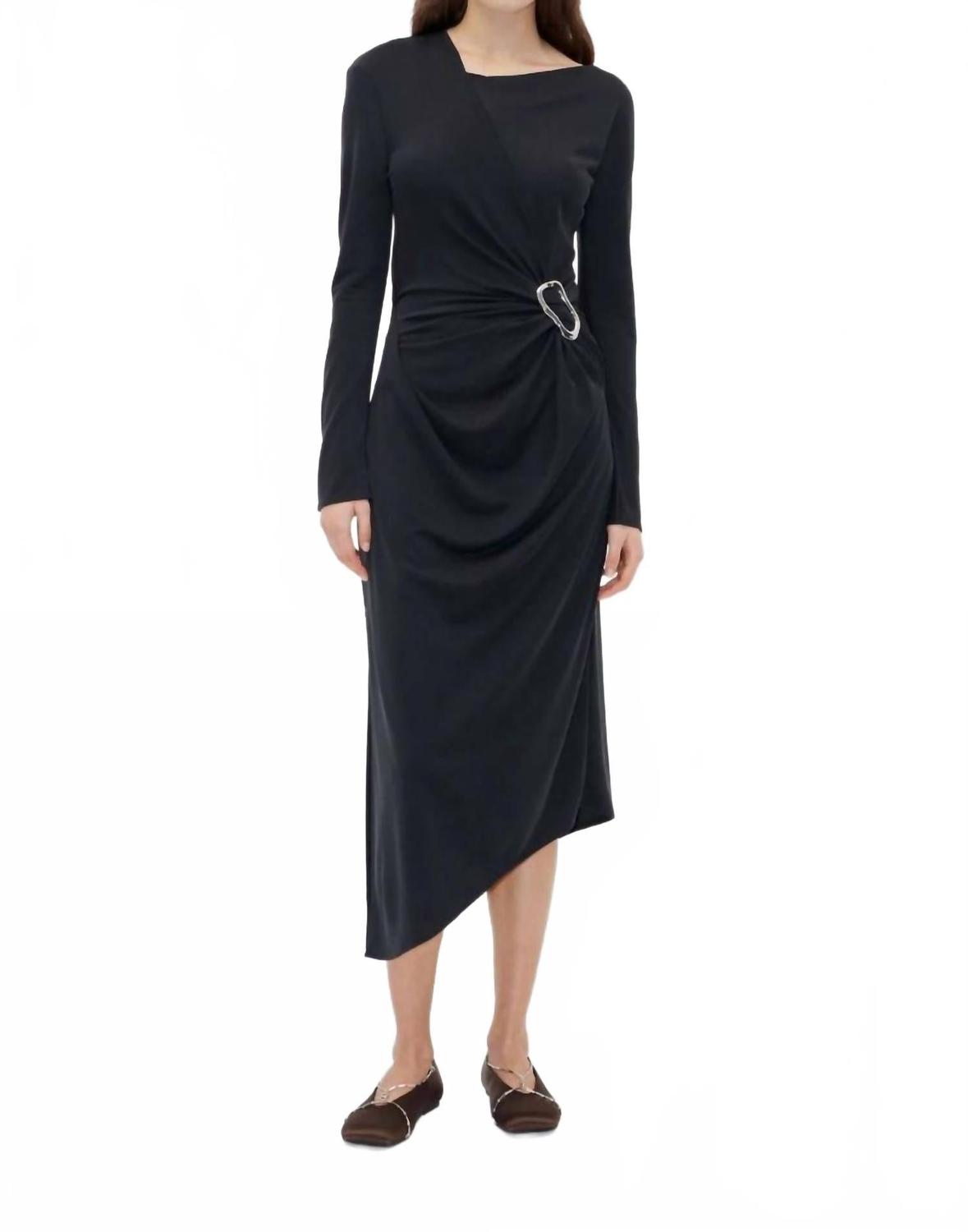 Черное платье миди с длинным рукавом и пряжкой STINE GOYA
Черное платье миди с длинным рукавом и пряжкой STINE GOYA