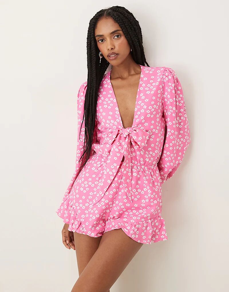 Комбинезон Collective The Label с завязкой спереди в конфетно-розовом цветке
Комбинезон Collective The Label с завязкой спереди в конфетно-розовом цветке