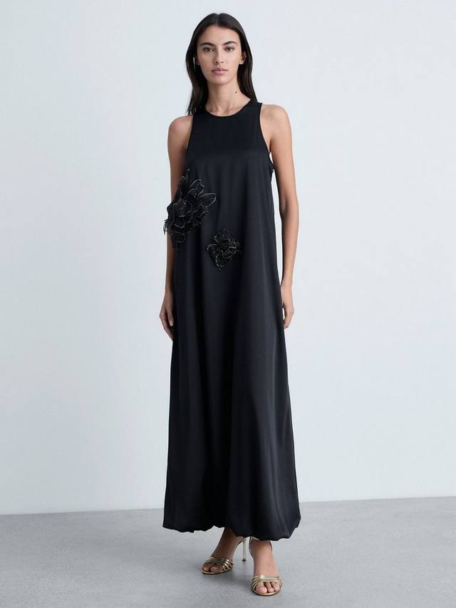 Атласное макси-платье с цветочным корсажем flor Mango, черный
Атласное макси-платье с цветочным корсажем flor Mango, черный