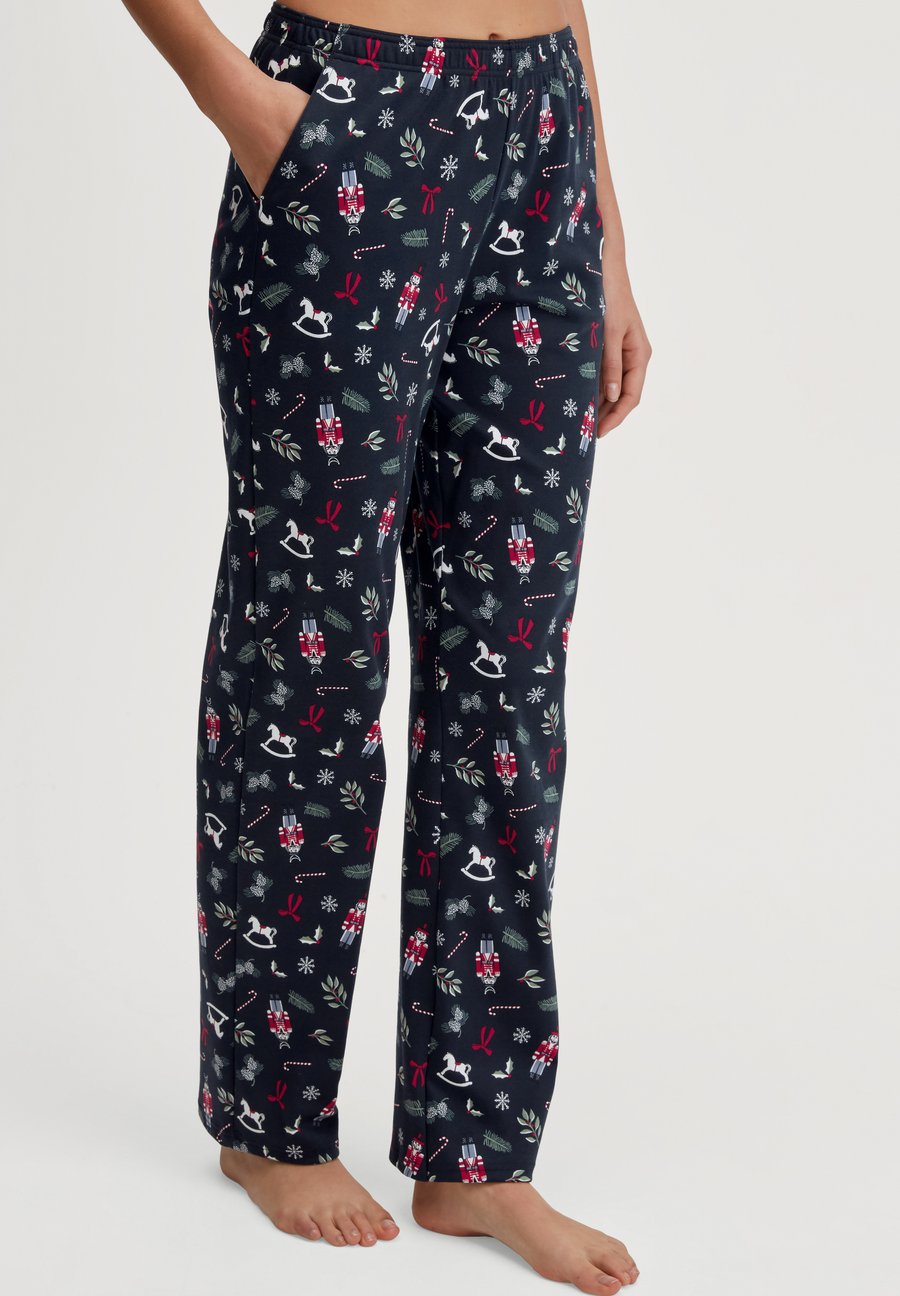 Пижамные брюки Calida FAVOURITES MIT SEITENTASCHEN, Saphir Blue/Dark Blue
Пижамные брюки Calida FAVOURITES MIT SEITENTASCHEN, Saphir Blue/Dark Blue
