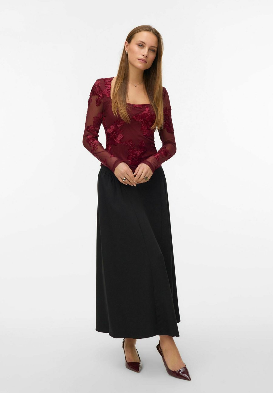 Блуза Vero Moda MILA , Tawny Port/Dark Red
Блуза Vero Moda MILA , Tawny Port/Dark Red