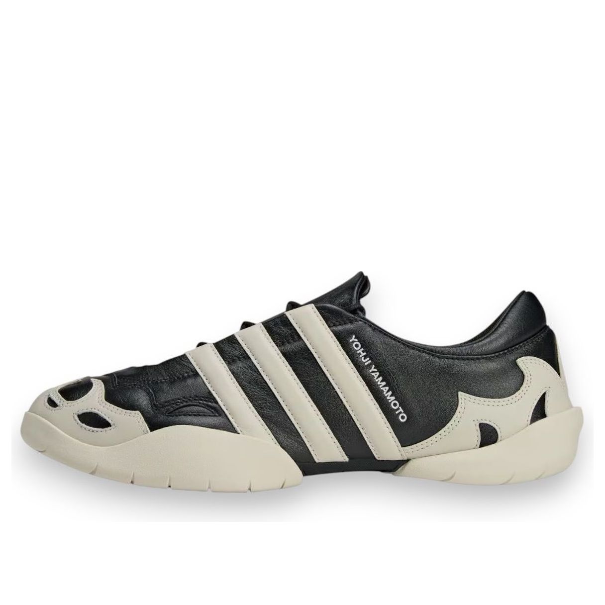 Adidas Y-3 Regu 2002 'Black Alumina'
Adidas Y-3 Regu 2002 'Black Alumina'