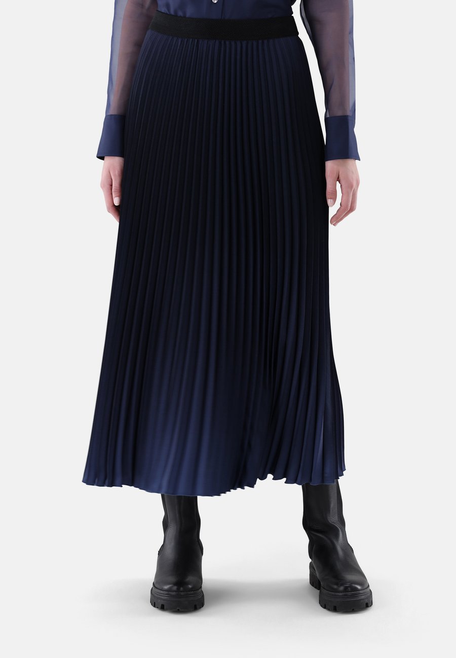 Юбка van Laack Pleated skirt, Dark Blue
Юбка van Laack Pleated skirt, Dark Blue