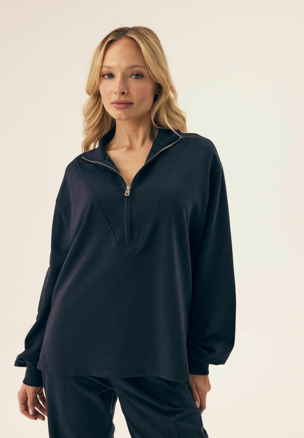 Толстовка RAMU ESOTIQ, темно-синий
Толстовка RAMU ESOTIQ, темно-синий