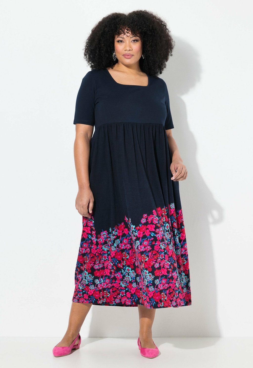 Повседневное платье FLORAL Ulla Popken, темно-синий
Повседневное платье FLORAL Ulla Popken, темно-синий