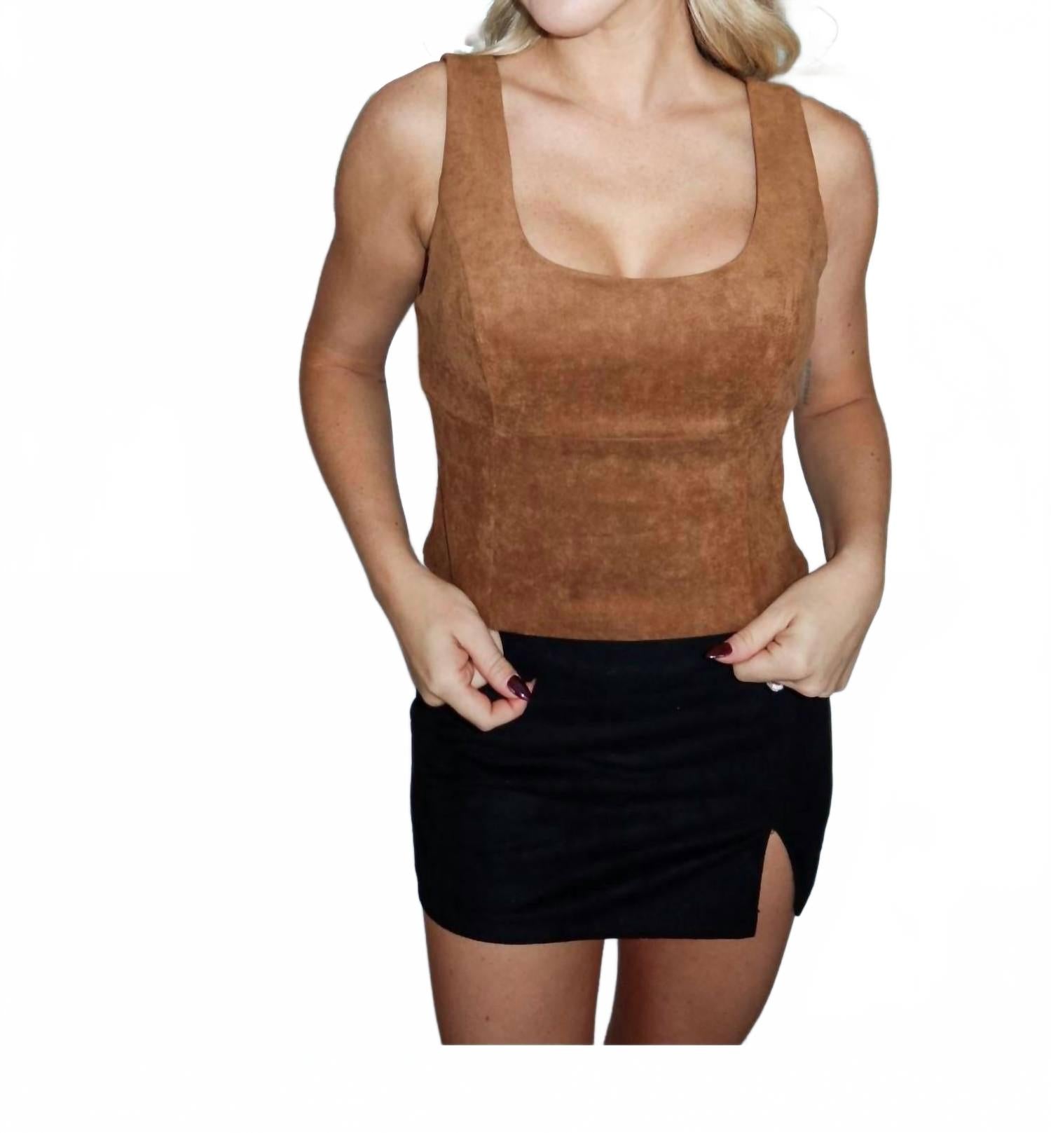 2.7 AUGUST APPAREL Укороченный топ из замши Sloan, коричневый
2.7 AUGUST APPAREL Укороченный топ из замши Sloan, коричневый