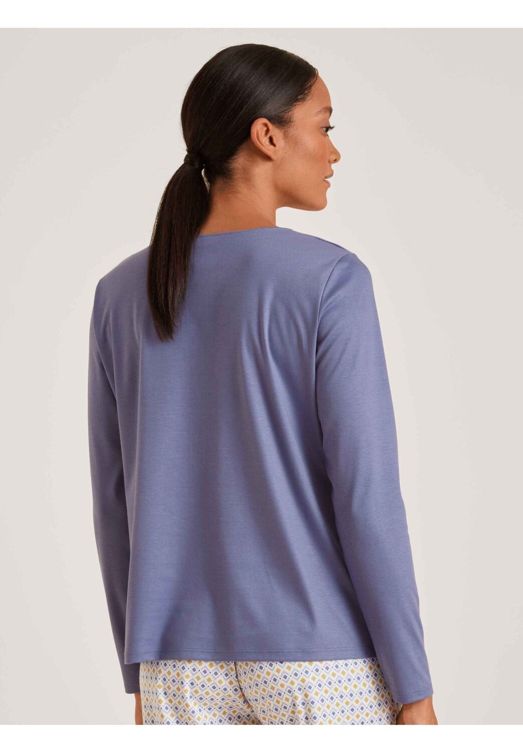 Женская рубашка с длинными рукавами, V-образный вырез CALIDA, цвет Twilight Purple Xxs
Женская рубашка с длинными рукавами, V-образный вырез CALIDA, цвет Twilight Purple Xxs