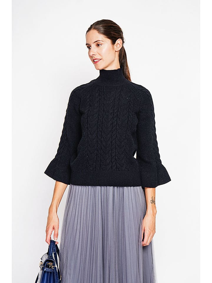 Свитер черного цвета ASSUILI
Свитер черного цвета ASSUILI