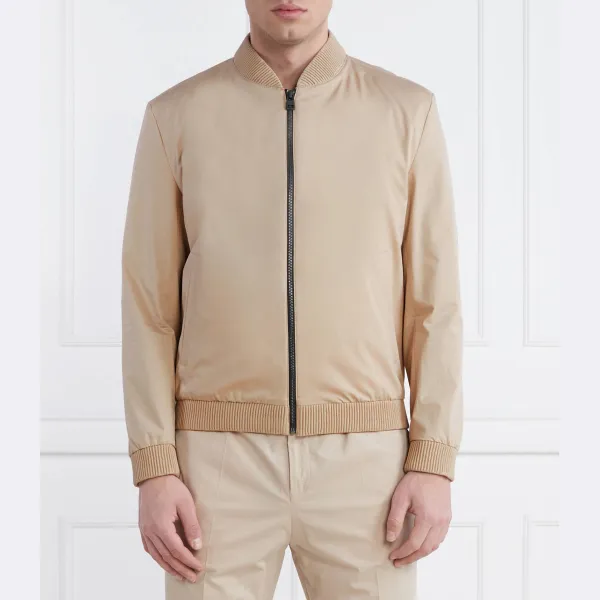 Куртка-Бомбер стандартного кроя ukashi232x Hugo, бежевый
Куртка-Бомбер стандартного кроя ukashi232x Hugo, бежевый