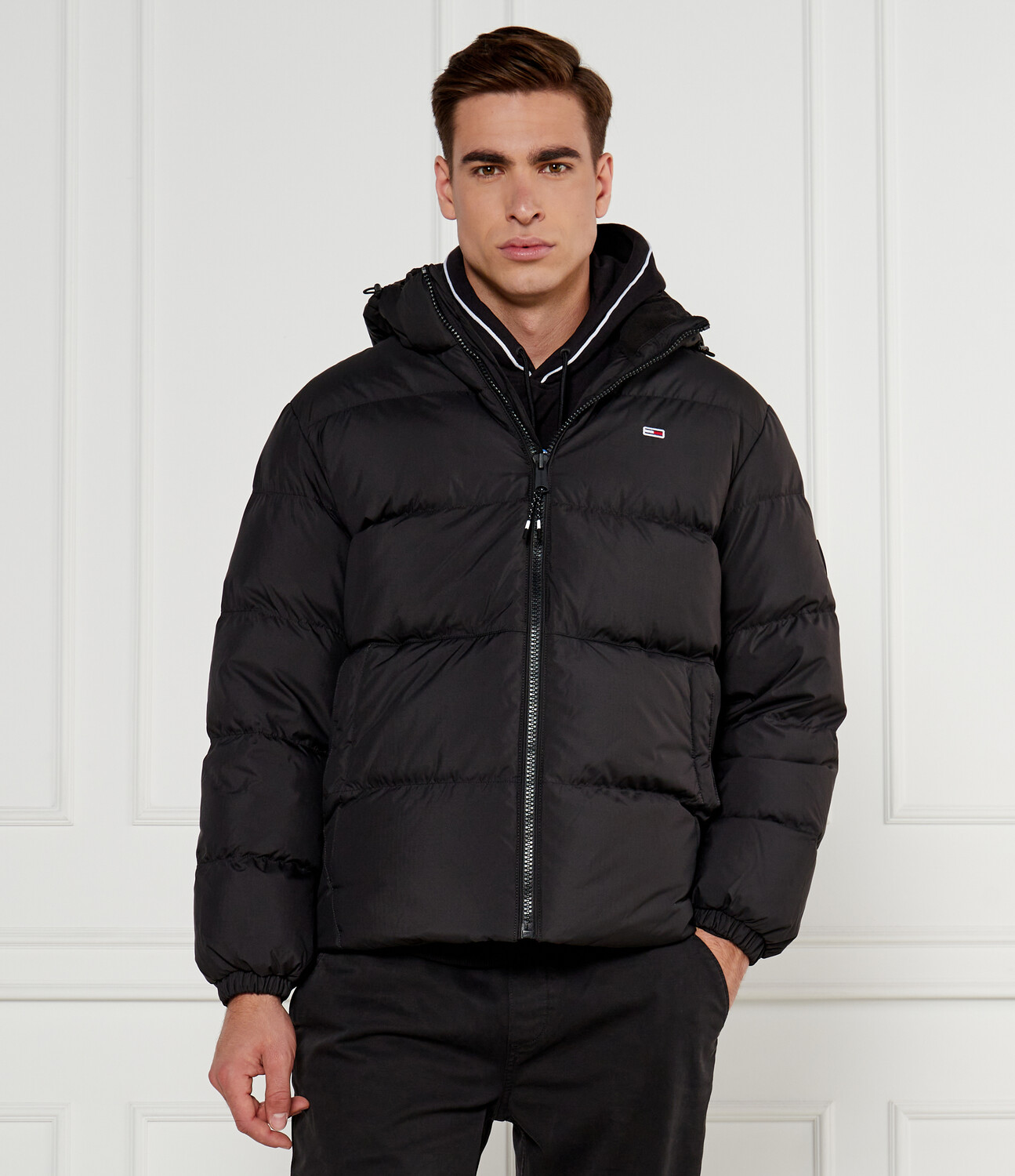 Куртка Tommy Jeans Regular Fit, черный
Куртка Tommy Jeans Regular Fit, черный