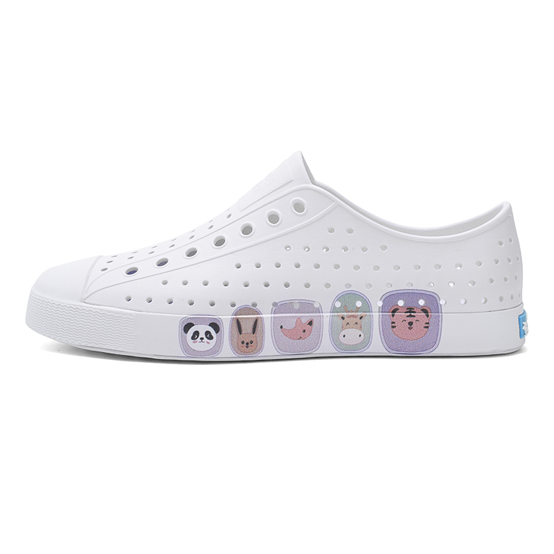 CRAZY ATIV Родительские и детские сандалии-кроксы унисекс Tofu Cubes - синий логотип, белый тофу, цвет Blue Logo, Tofu White
CRAZY ATIV Родительские и детские сандалии-кроксы унисекс Tofu Cubes - синий логотип, белый тофу, цвет Blue Logo, Tofu White