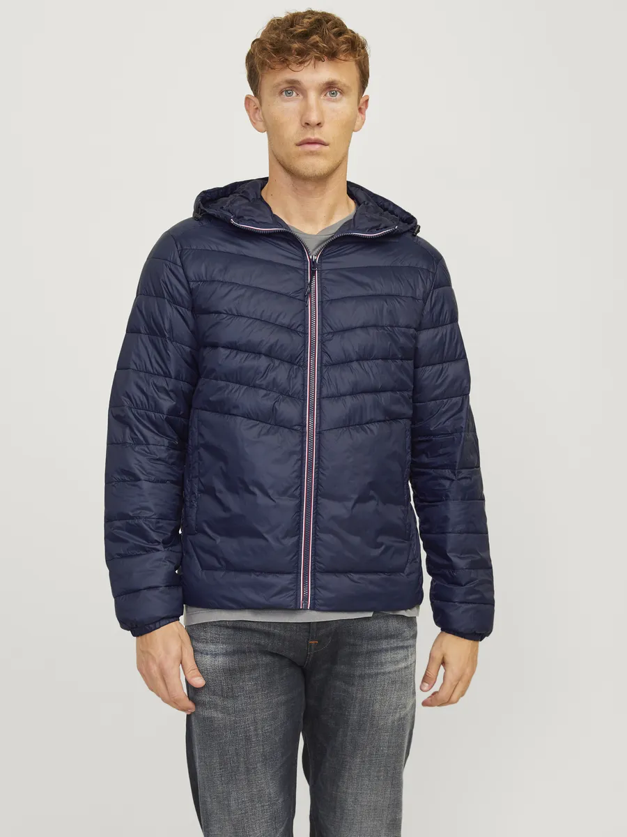 Стеганая куртка Jack & Jones "JJESPRINT PUFFER HOOD NOOS", с капюшоном, темно-синий
Стеганая куртка Jack & Jones "JJESPRINT PUFFER HOOD NOOS", с капюшоном, темно-синий