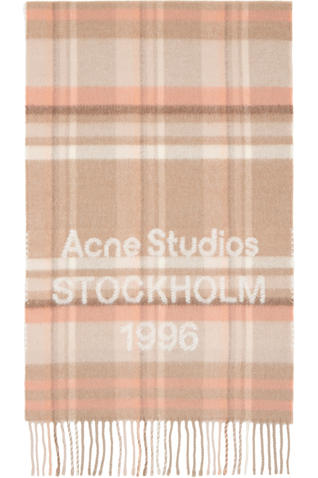 Acne Studios Широкий клетчатый шарф бежево-розового цвета с логотипом
Acne Studios Широкий клетчатый шарф бежево-розового цвета с логотипом