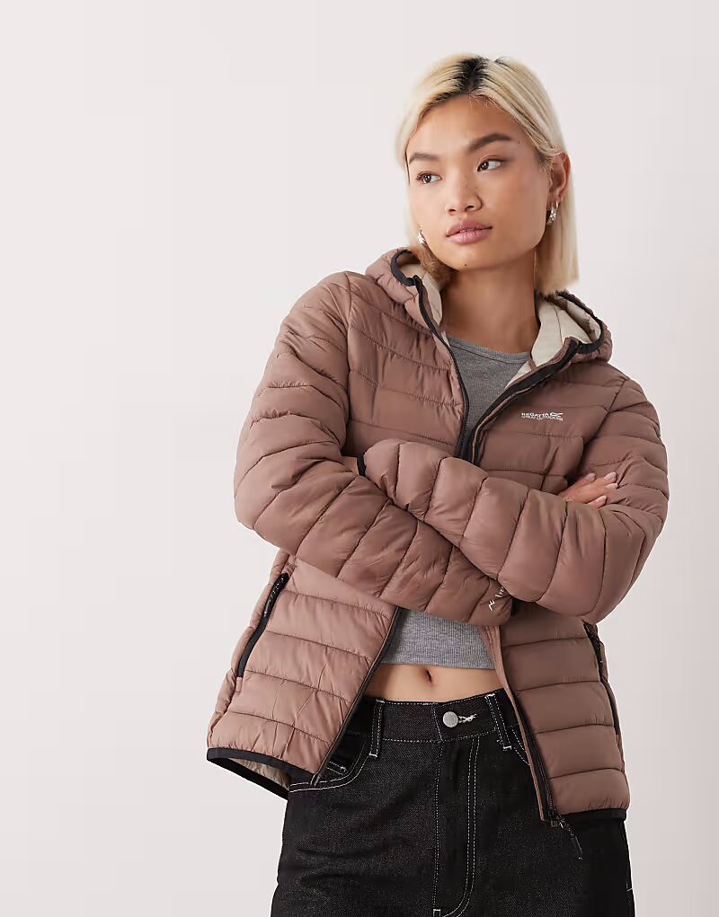 Женская куртка-маризон с капюшоном коричневого цвета Regatta
Женская куртка-маризон с капюшоном коричневого цвета Regatta