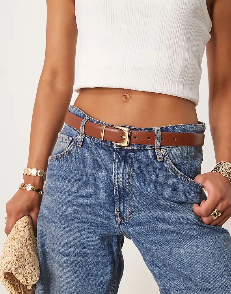 Ремень Mango Classic с золотой пряжкой коричневого цвета
Ремень Mango Classic с золотой пряжкой коричневого цвета