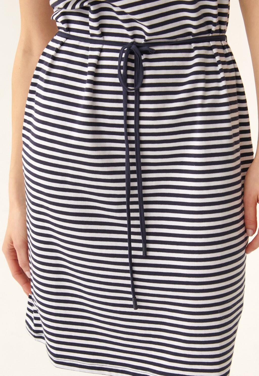 Платье из джерси SIMPLA TATUUM, темно-синий
Платье из джерси SIMPLA TATUUM, темно-синий