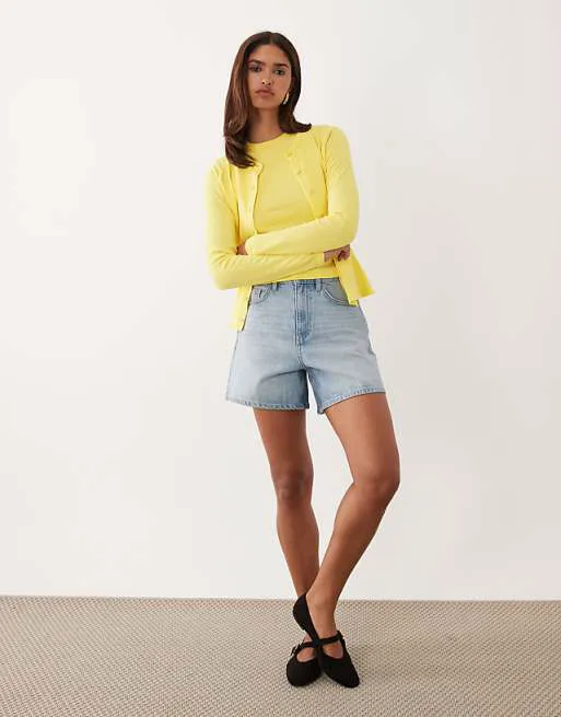 Желтый вязаный кардиган свободного кроя ASOS DESIGN
Желтый вязаный кардиган свободного кроя ASOS DESIGN
