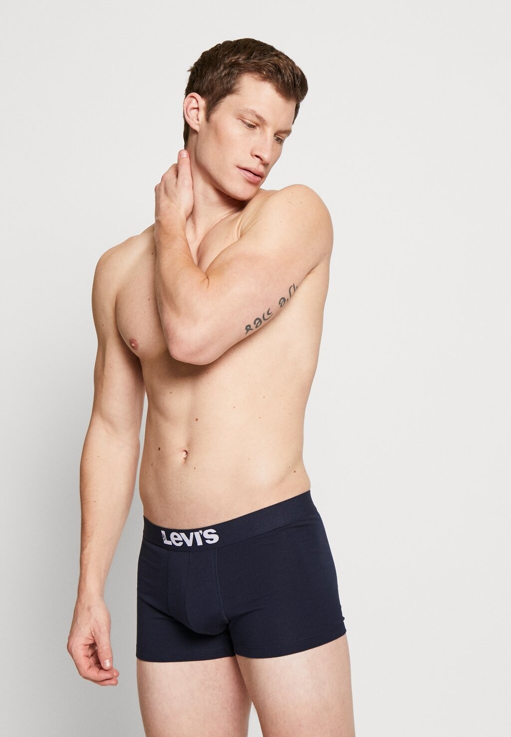 Брюки SOLID BASIC TRUNK 2 PACK Levi's®, темно-синий
Брюки SOLID BASIC TRUNK 2 PACK Levi's®, темно-синий