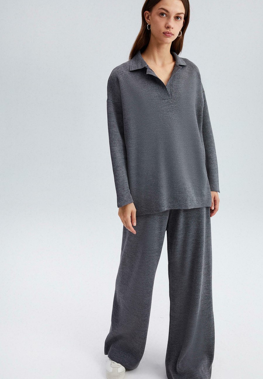 Джемпер Touché Privé SET, Anthracite/Anthracite
Джемпер Touché Privé SET, Anthracite/Anthracite