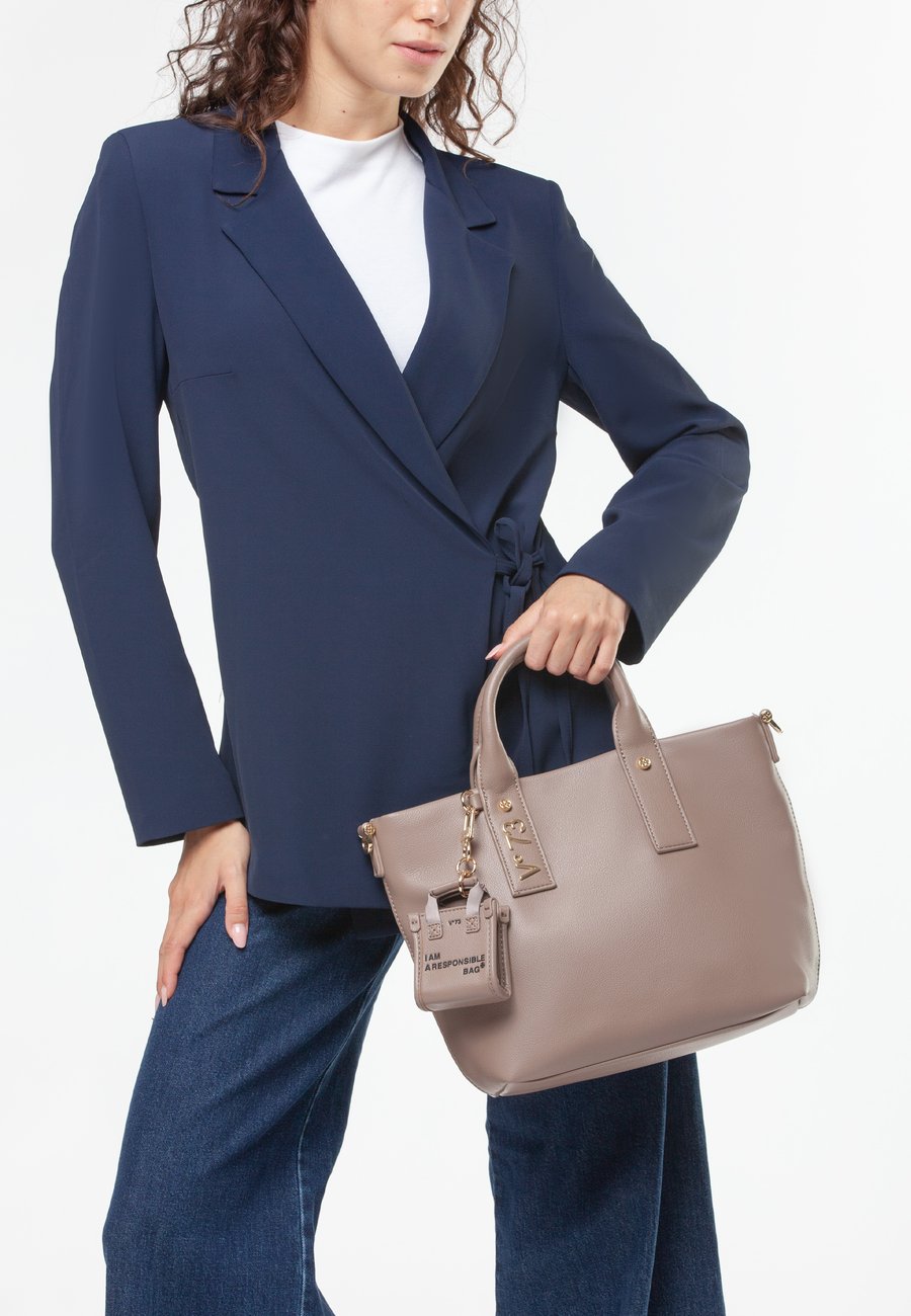 Сумка V73 SHOPPING MATILDA, Marrone/Brown
Сумка V73 SHOPPING MATILDA, Marrone/Brown