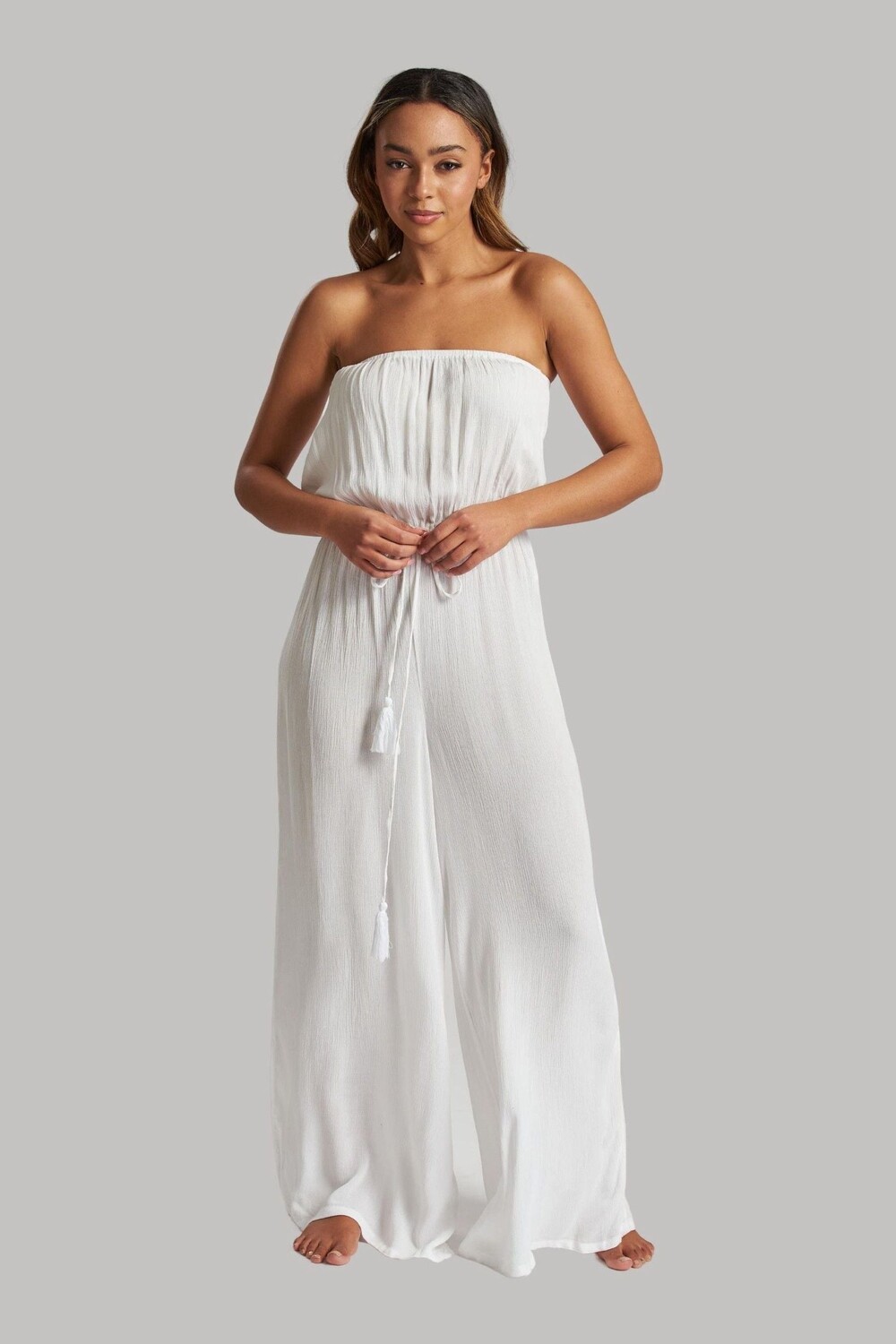 Комбинезон из вискозы без бретелек с рюшами South Beach, белый
Комбинезон из вискозы без бретелек с рюшами South Beach, белый