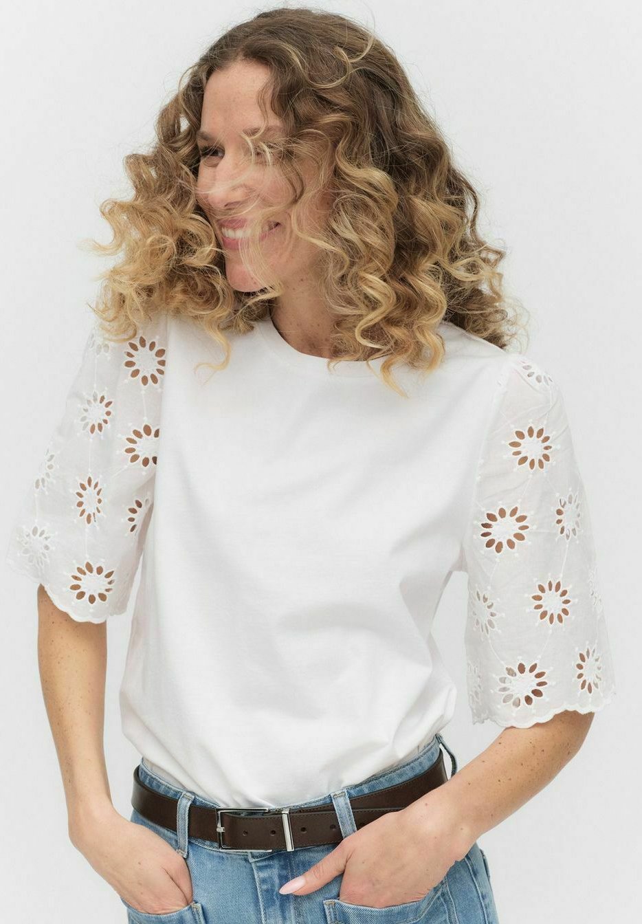 Футболка с принтом SONIA BRODERIE ANGLAISE Dobber, белый
Футболка с принтом SONIA BRODERIE ANGLAISE Dobber, белый