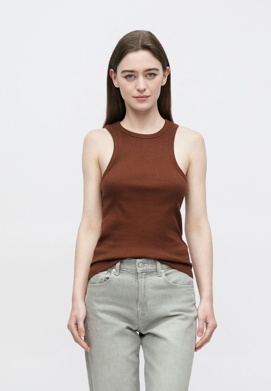 Топ DAY Birger et Mikkelsen ALISSON CLASSIC, Potting Soil/Brown
Топ DAY Birger et Mikkelsen ALISSON CLASSIC, Potting Soil/Brown