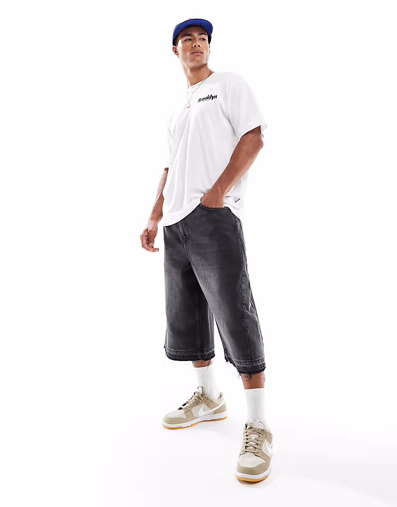 Pull&Bear джинсовые шорты супер-мешковатые с эффектом потертости в черном цвете
Pull&Bear джинсовые шорты супер-мешковатые с эффектом потертости в черном цвете