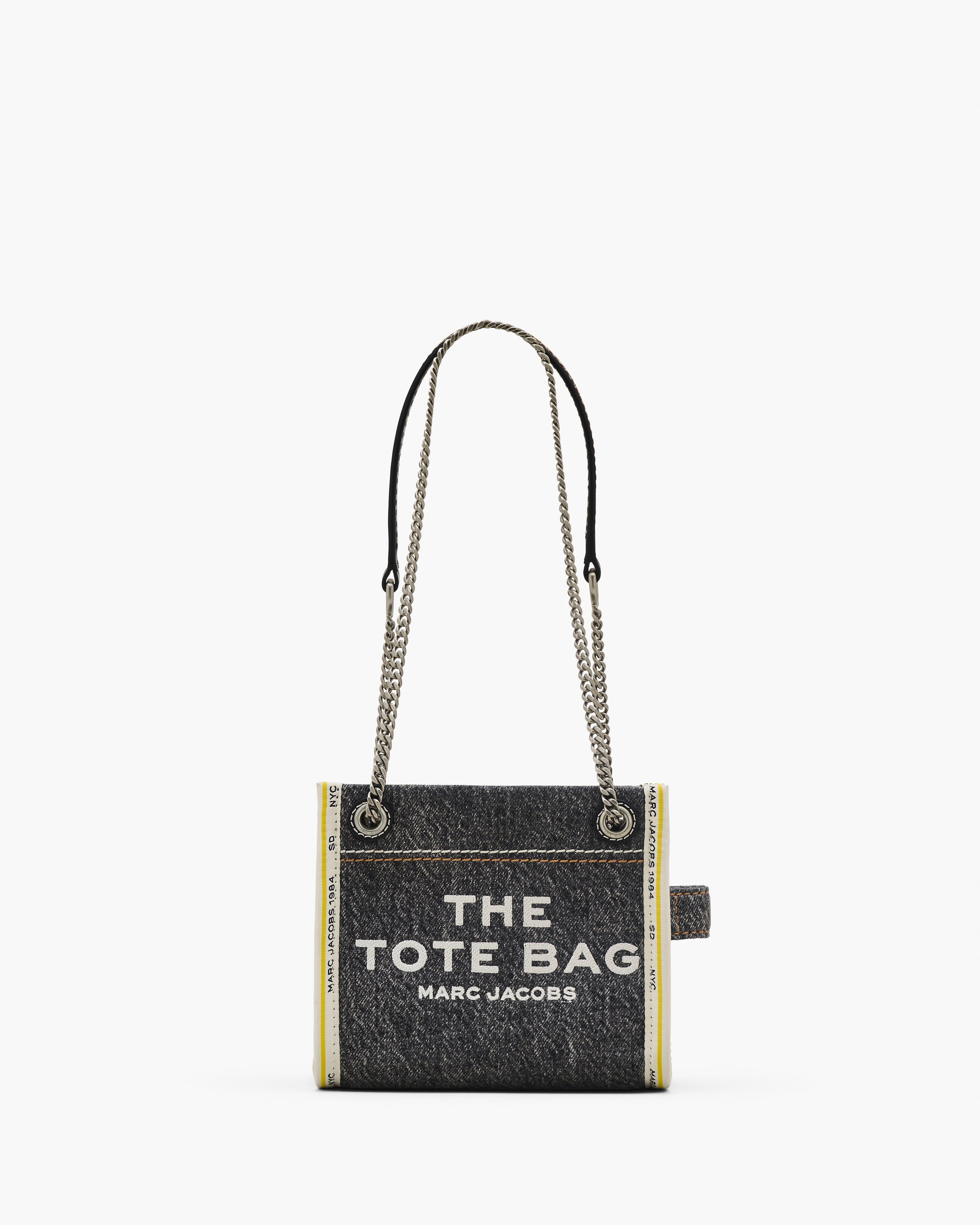 Сумка-тоут через плечо из джинсовой ткани с цепочкой Marc Jacobs, цвет Black Wash, Черный, Сумка-тоут через плечо из джинсовой ткани с цепочкой Marc Jacobs, цвет Black Wash 
Сумка-тоут через плечо из джинсовой ткани с цепочкой Marc Jacobs, цвет Black Wash, Черный, Сумка-тоут через плечо из джинсовой ткани с цепочкой Marc Jacobs, цвет Black Wash